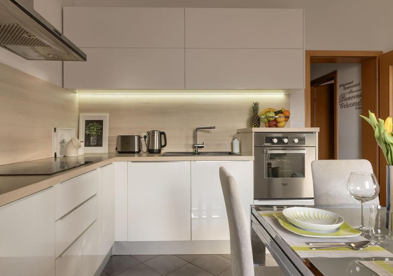 Apartment Leki - Newly Renovated, Modern City Spot Pula Exterior photo