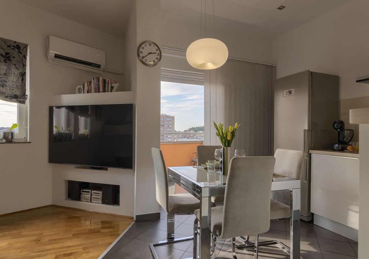Apartment Leki - Newly Renovated, Modern City Spot Pula Exterior photo